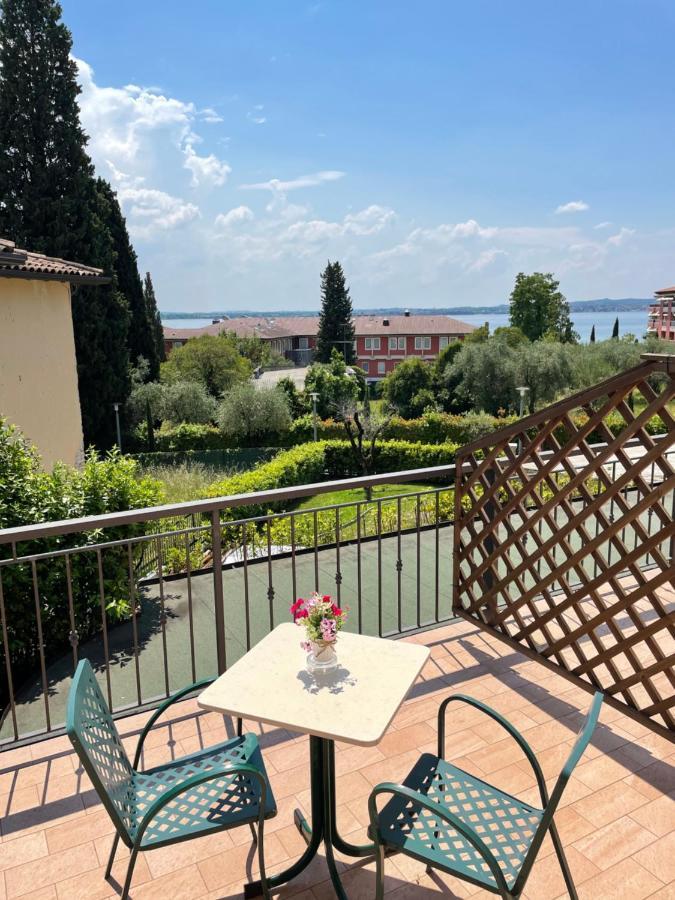 Hotel Meridiana Sirmione Bagian luar foto