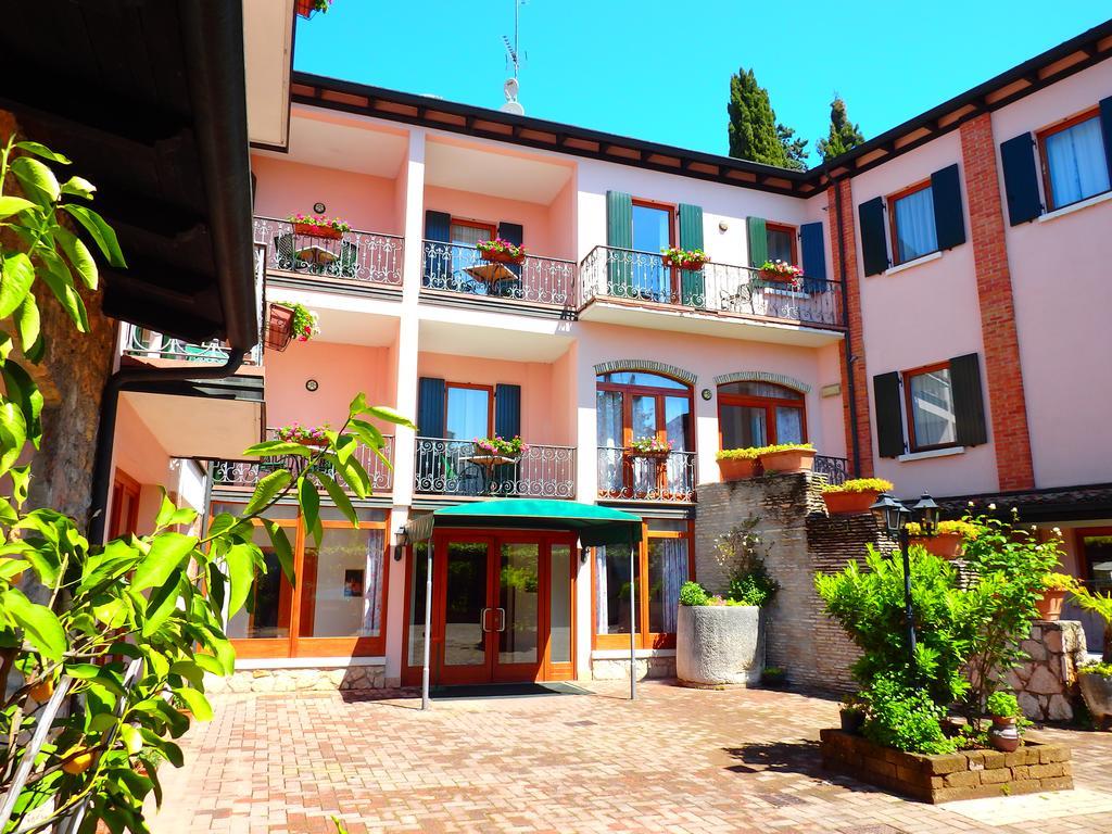 Hotel Meridiana Sirmione Bagian luar foto