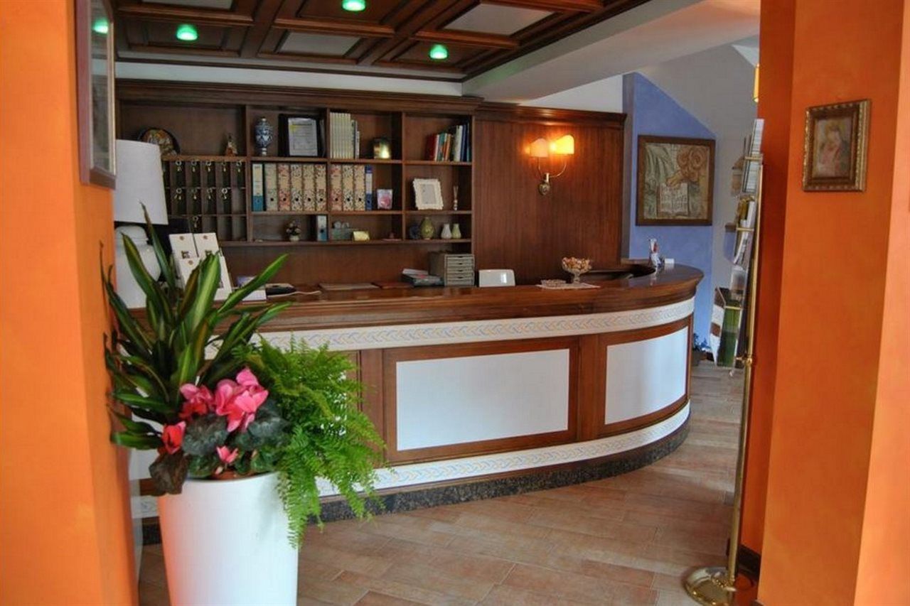 Hotel Meridiana Sirmione Bagian luar foto