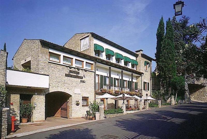 Hotel Meridiana Sirmione Bagian luar foto